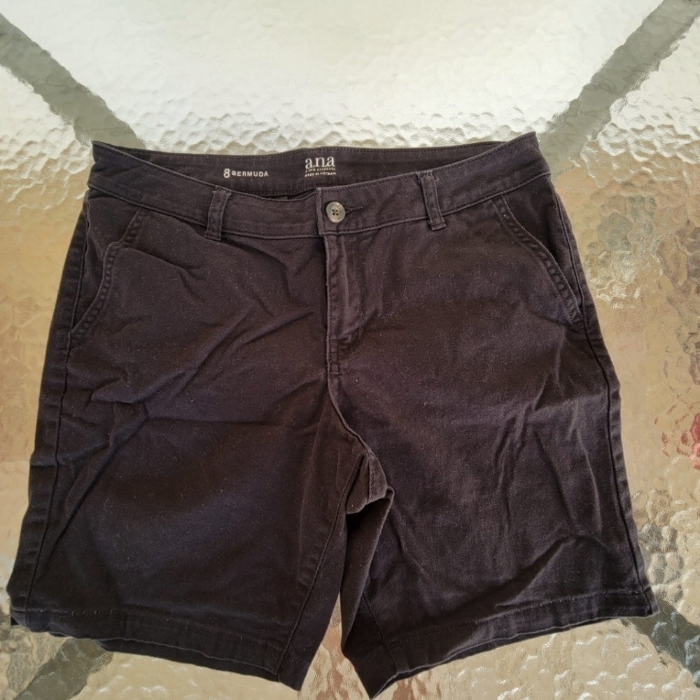 A.n.a Size 8 bermudas 16in at waist 9in rise 8in inseam NWOT